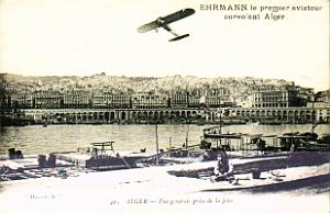 346- Alger - Ehrmann survolant la ville